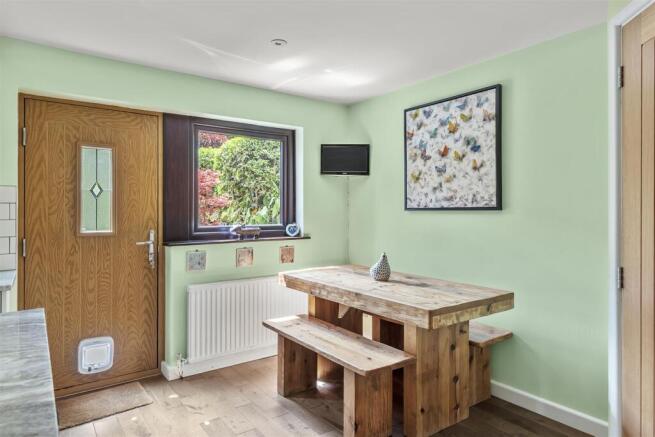 3 bed Terraced for sale Image 6