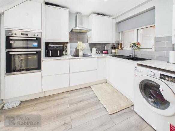 CAM02600G0-PR0868-STILL014.jpg