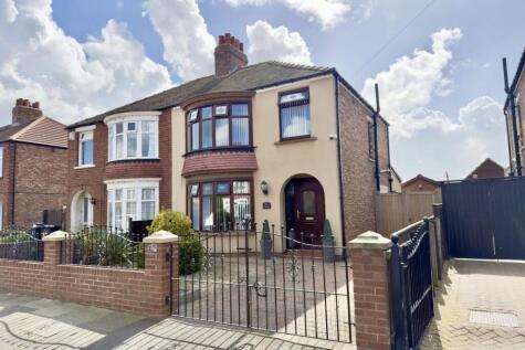 Heythrop Drive, Acklam, Middlesbrough, TS5 8QB