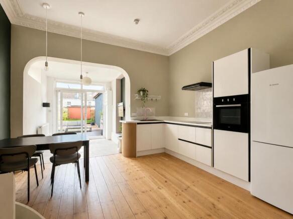 Kitchen3.jpg