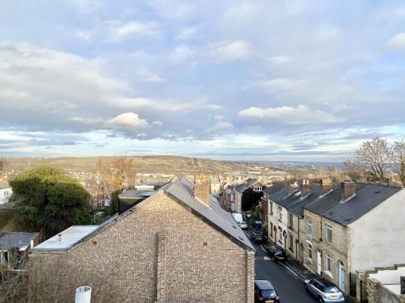 3 bed House to rent Image 8