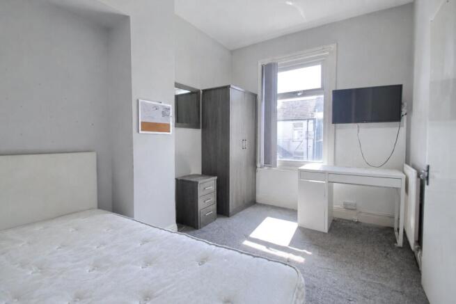3 bed Terraced for sale Image 8