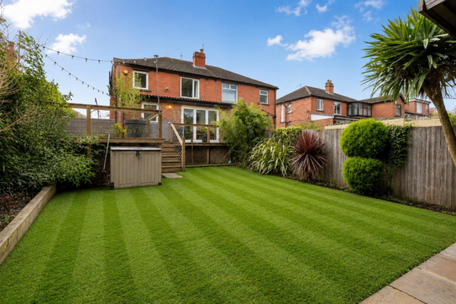 3 bed Semi-Detached for sale Image 10