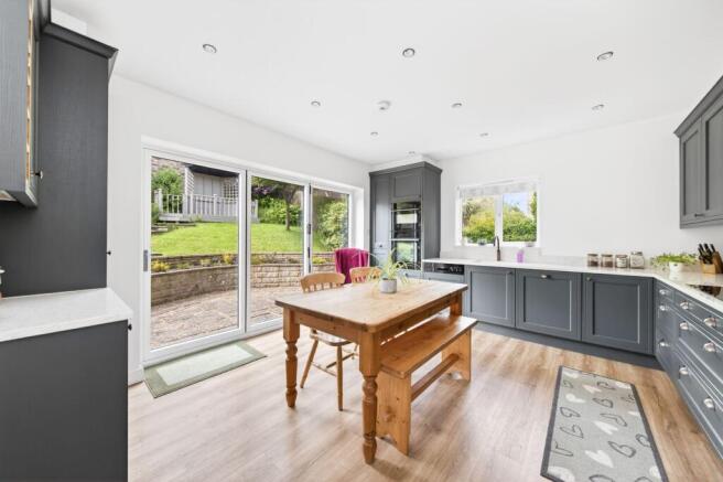 OPEN-PLAN DINING KITCHEN