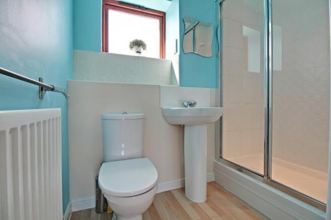 Ensuite to Bed 1