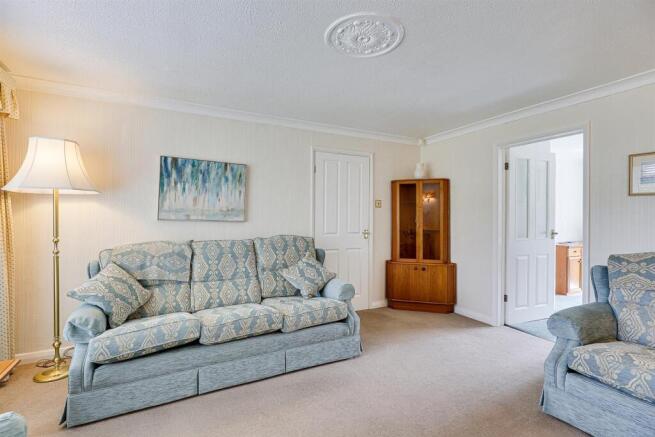 4 bed Detached for sale Image 6