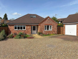 13, Maplefield, Park Street, St Albans AL2 2BE