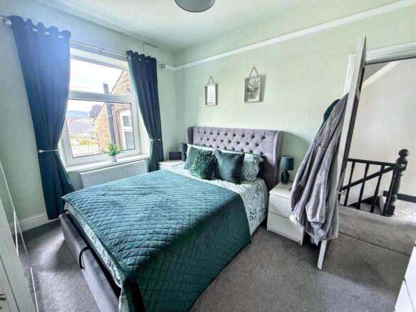 3 bed Terraced for sale Image 11
