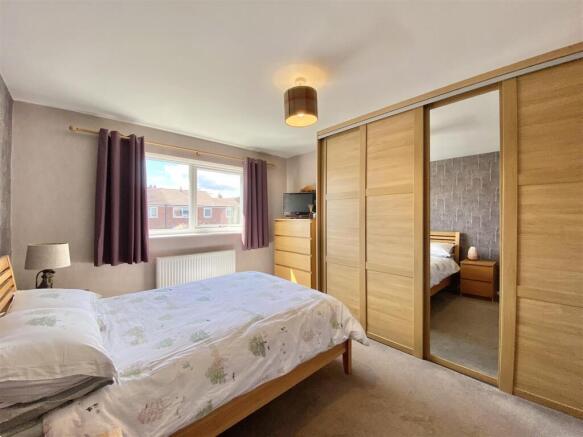 3 bed Semi-Detached for sale Image 8