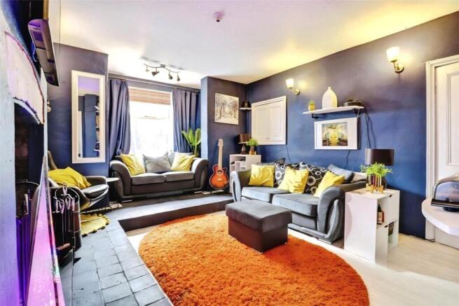 4 bed Semi-Detached for sale Image 6