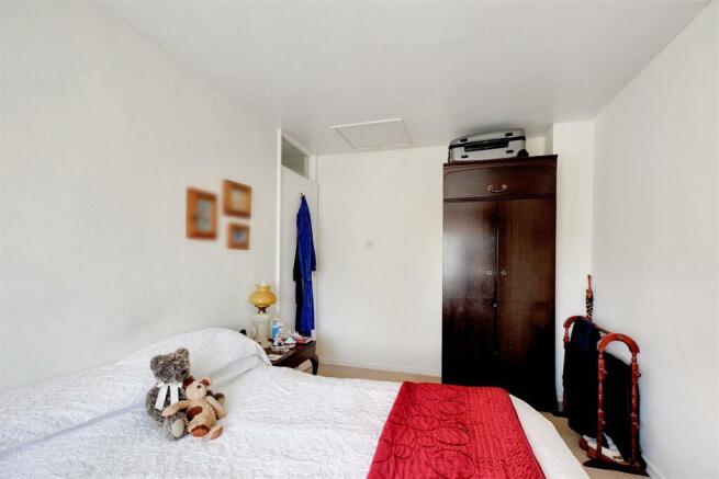 Bedroom 1_2.jpeg