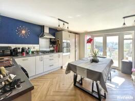 37, White Rock Way, Paignton TQ4 7FP
