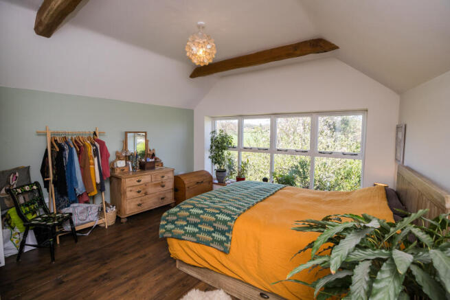 Master bedroom 2.JPG