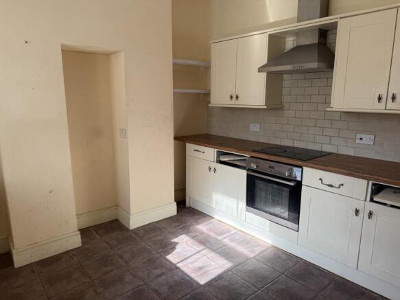 8 Oundle Road, Peterborough, Cambridgeshire PE2 9PA photo 4