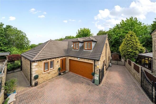 4 bed Detached for sale Image 8
