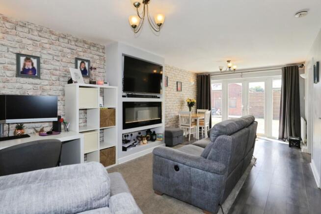 Lounge/Dining Room