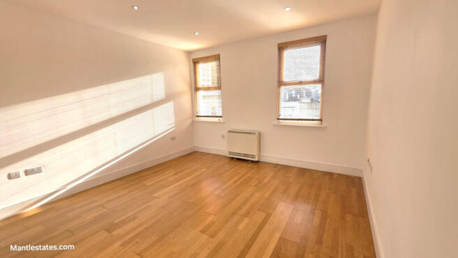 1 bed flat for sale Kingsland Passage, London E8