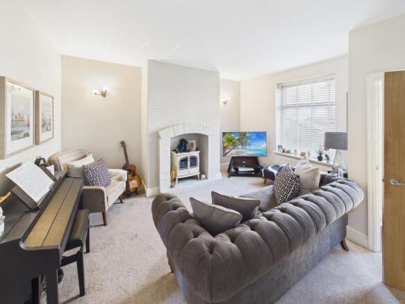 CAM02093G0-PR0083-STILL001