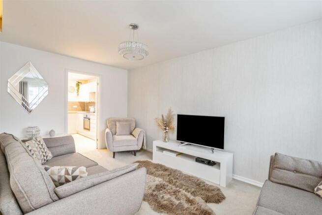 53 Frankton Close_3.jpg