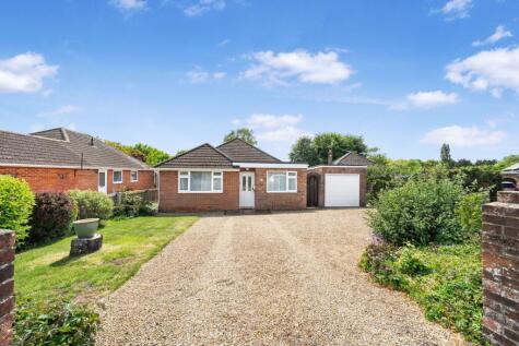 Foxcotte Close, Charlton, SP10