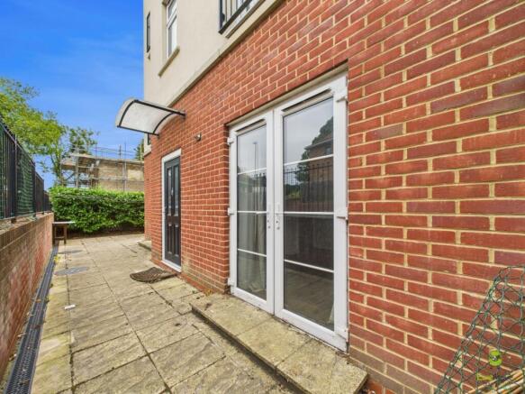 CAM02615G0-PR0105-STILL008