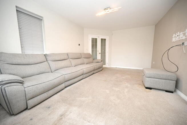 4 bed Detached for sale Image 8