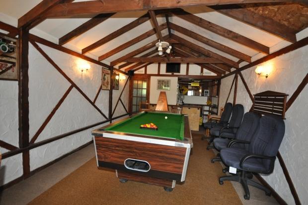 Outhouse/Entertaining Room