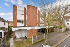 Flat 4, 100a Swancrest Court, Horn Lane, Woodford Green IG8 9AF