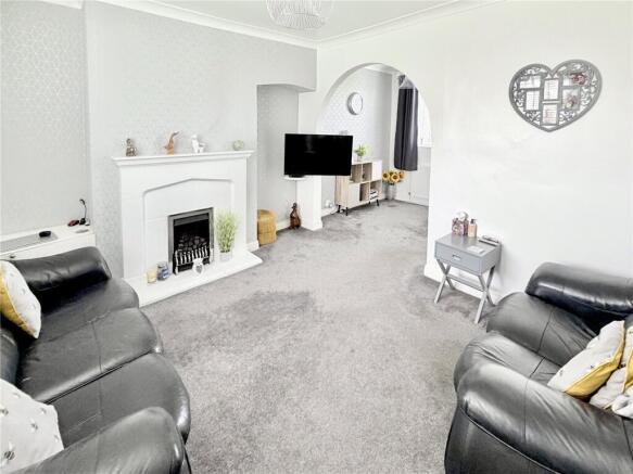 3 bed House for sale Image 4