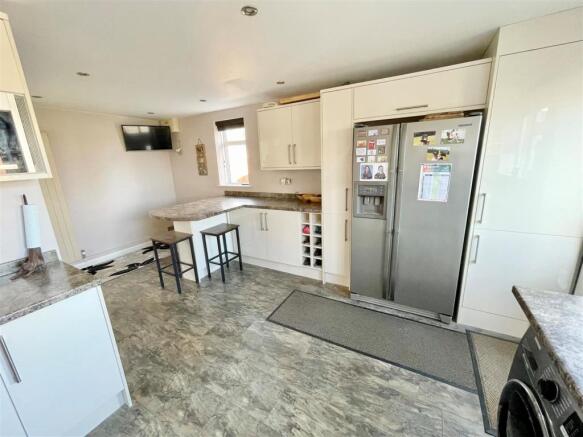 Kitchen/Breakfast Room Aspect 2