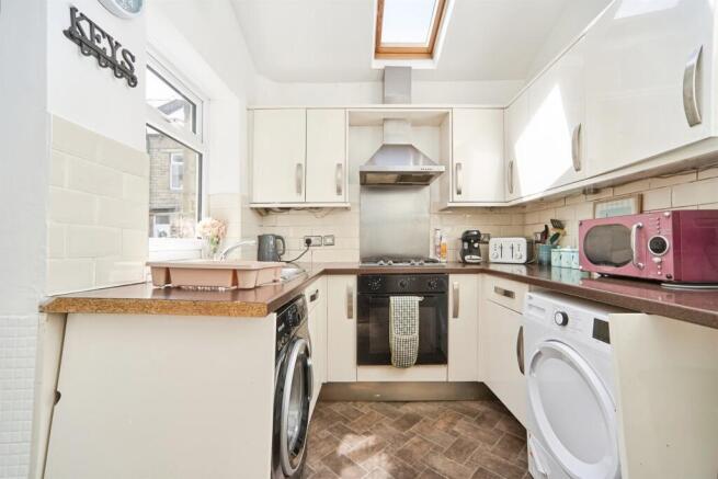 3 bed Terraced for sale Image 7