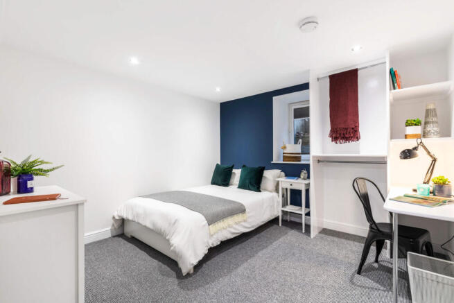 6 bed House to rent Image 5