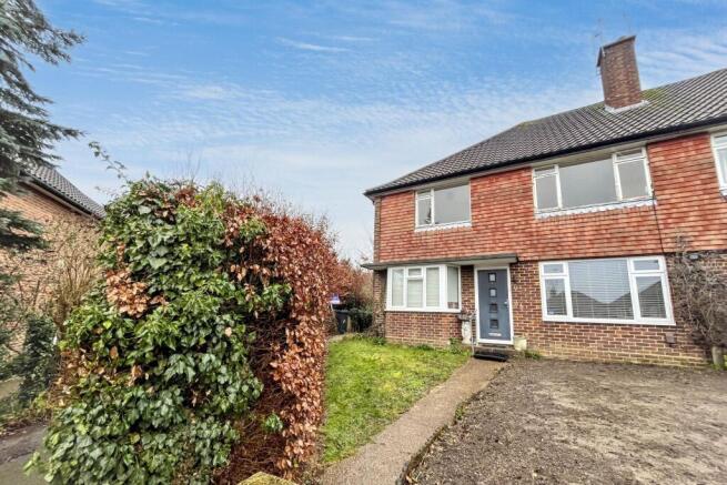 18 Minchin Close, Leatherhead, Surrey, KT22 8BH