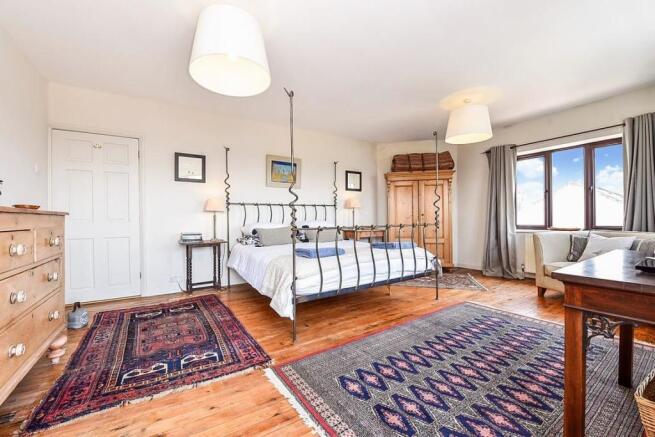 13 - Bedroom 1.jpg