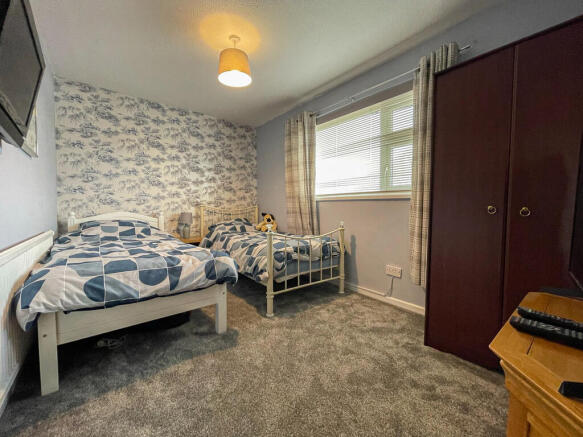 30 Dunoon Mead - Bed 2