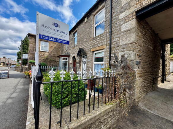 2 bed Cottage for sale Image 12