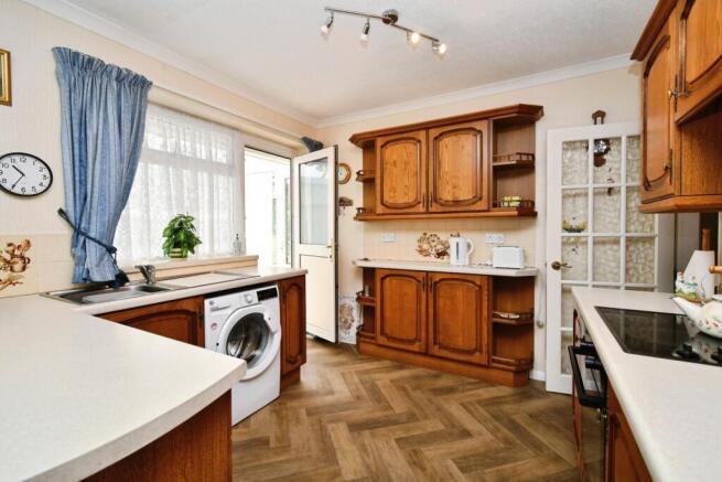 2 bed Semi-Detached Bungalow for sale Image 5