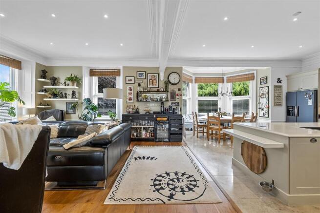 Kitchen/Breakfast Room 5