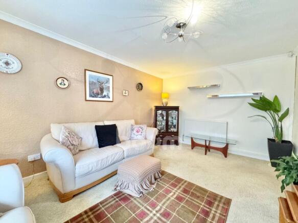 Ness Avenue, Johnstone lounge
