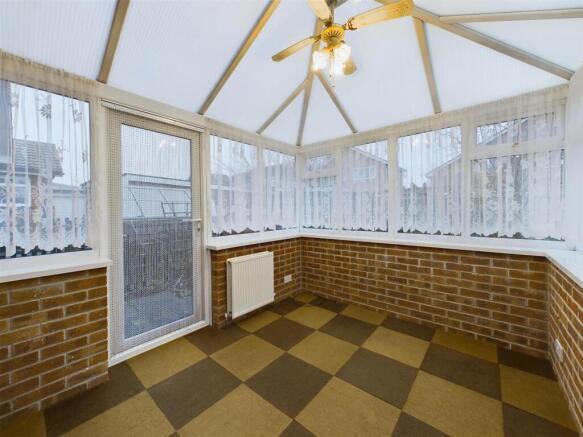 2 bed Detached Bungalow for sale Image 9