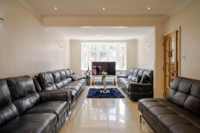 Somerset Waye, Hounslow photo 4