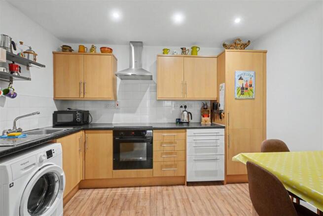 Living Kitchen_2.jpeg