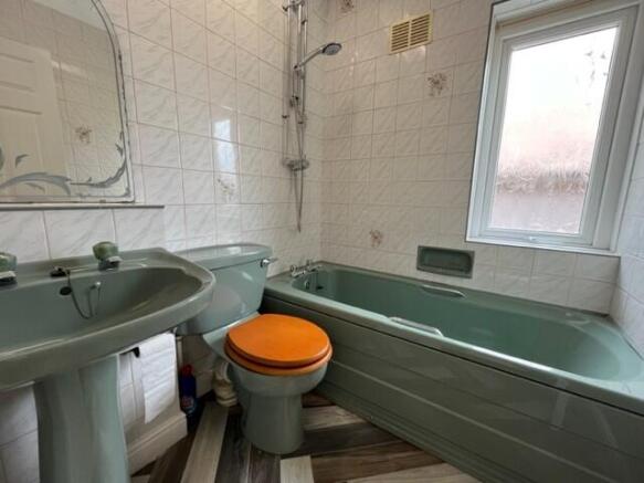 2 bed Semi-Detached to rent Image 10