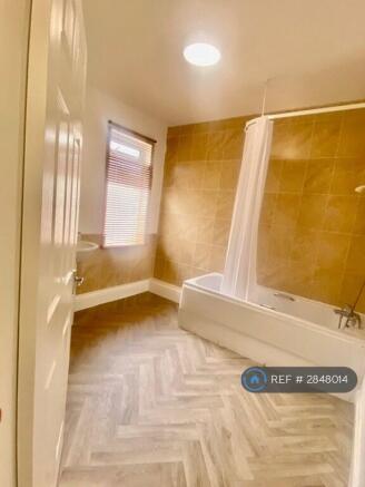 2 bed Terraced to rent Image 11