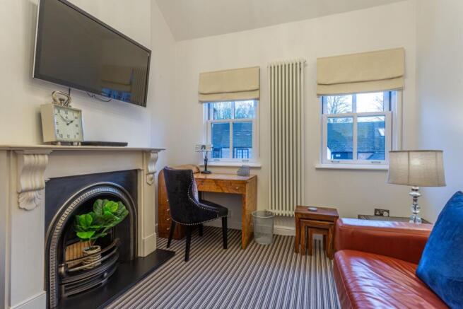 2 bed flat AL34PH-19