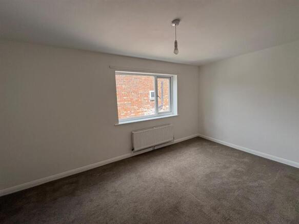 3 bed House to rent Image 10