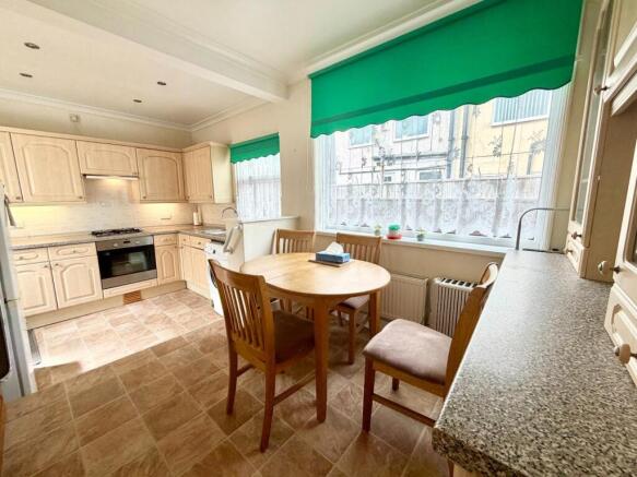 2 bed Semi-Detached Bungalow for sale Image 5