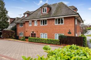 127, Greenfields Avenue, Alton GU34 2HX