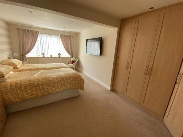 Bedroom no.1 rear double: