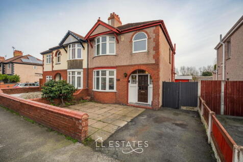 Clifton Park Road, Rhyl, LL18 4AL